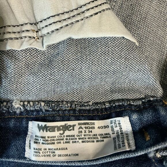 Men's WRANGLER Classic Blue Jeans - Picture 5 of 9